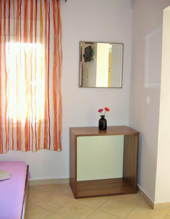 Vordos Rooms Vrasná Kültér fotó